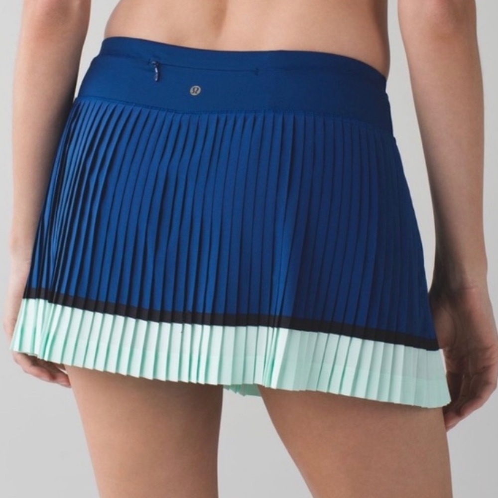 SOLD LULULEMON SKIRT sz 6